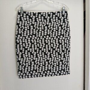 Ann Taylor Factory Petite White on Black Abstract Dots Mini Pencil Skirt Sz 8P
